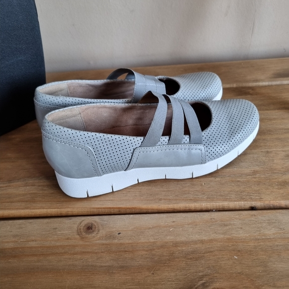 Clarks artisan grey slip On Trainers uk 5.5 - Picture 5 of 7